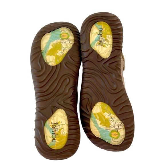 Jambu: Creek, sandals, Mary Jane, tan and gold tone, new with tags. - Picture 4 of 9